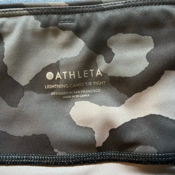 Athleta Lightning Camo 7/8 Tight - Picture 11 of 16